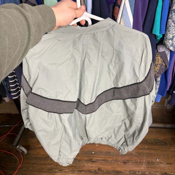 US Army IPFU Physical Training Jacket Reflective Windbreaker Medium Regular - Picture 4 of 4